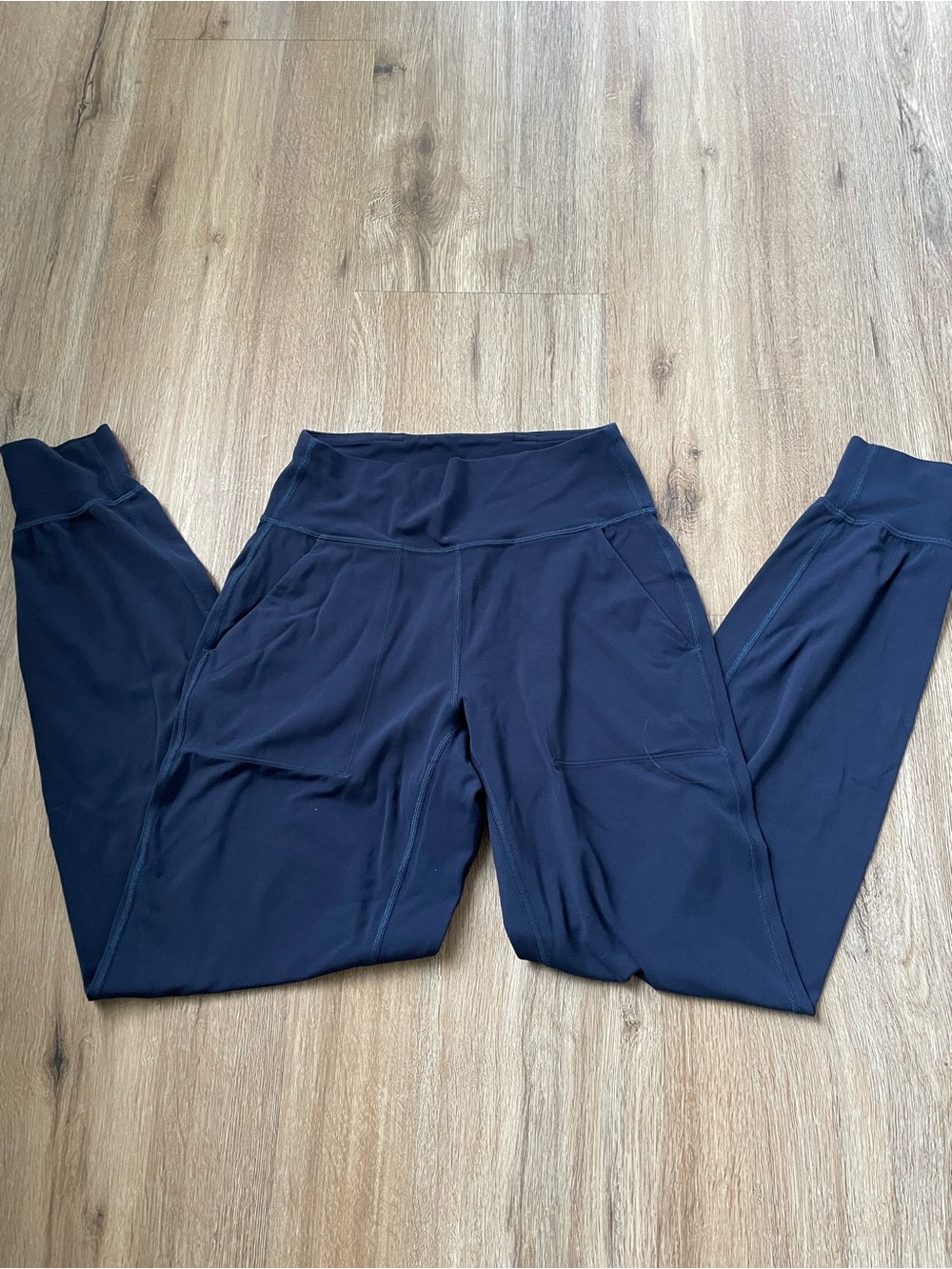 Lululemon joggers size 4